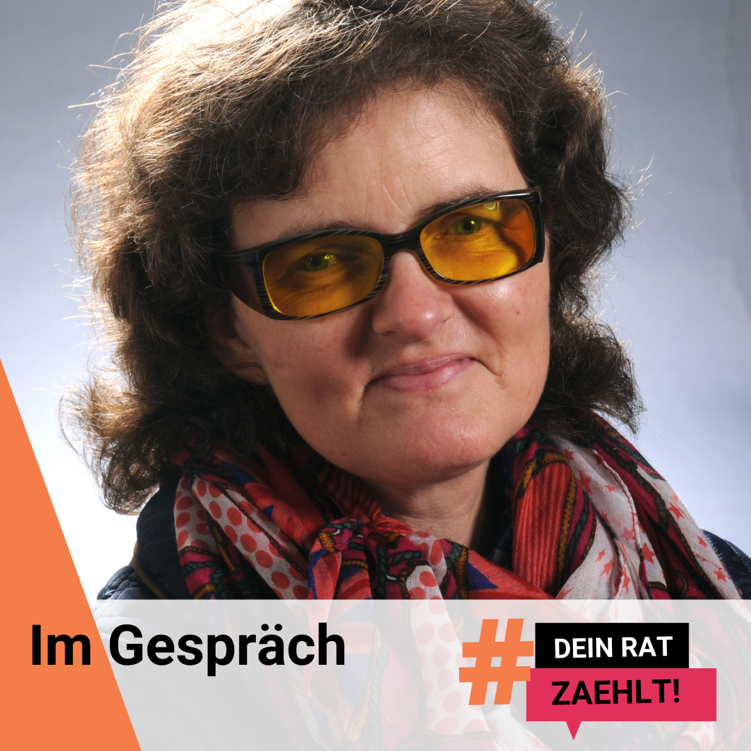 Christiane Bernshausen lächelt in die Kamera. Darauf steht der Text: Im Gespräch. Und das Logo der Kampagne "Dein Rat zählt!"